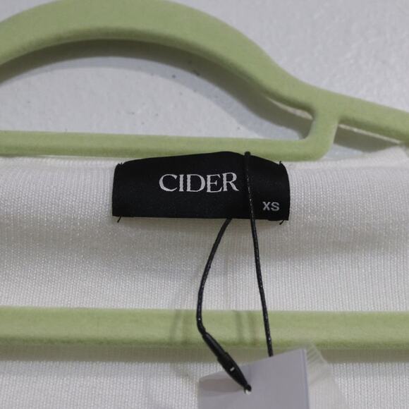 Cider Ivory Solid Rhinestone Button Knit Sweater Sz XS NWT - Picture 5 of 10